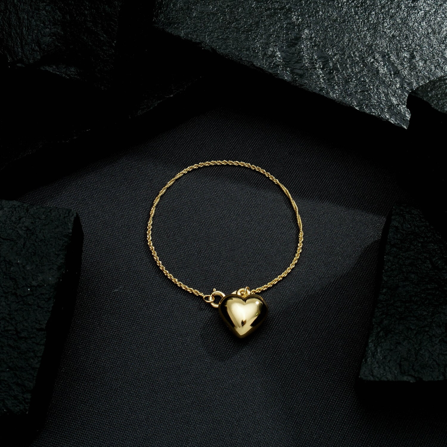 Pulseira Dourada de Cordão Baiano com Coração - Imagem 3